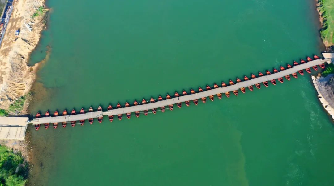 【上饶天下SHOW之铅山县】百年浮桥沧桑，百里信江画廊，辛弃疾巨雕缘何背城北望？