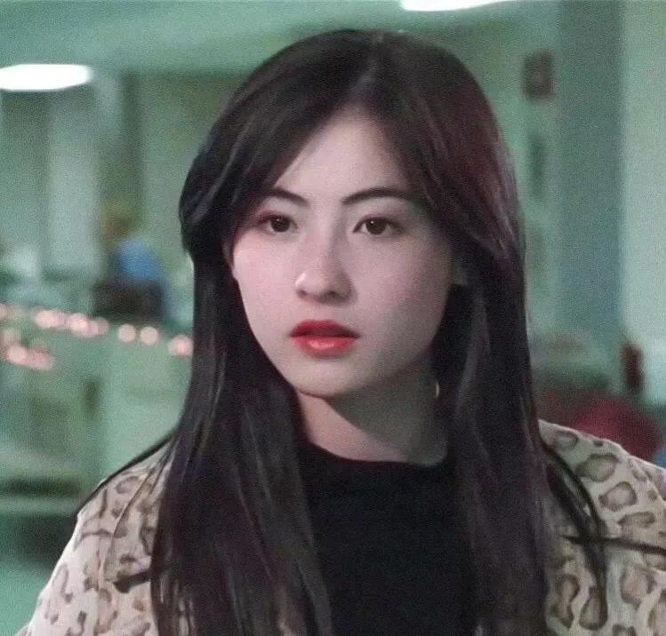 宋祖儿五官不协调,宋祖儿五官清丽可人俏皮可爱