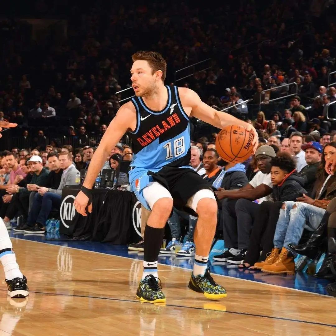 维金斯为什么要代言匹克,维金斯怎么不穿匹克的鞋了