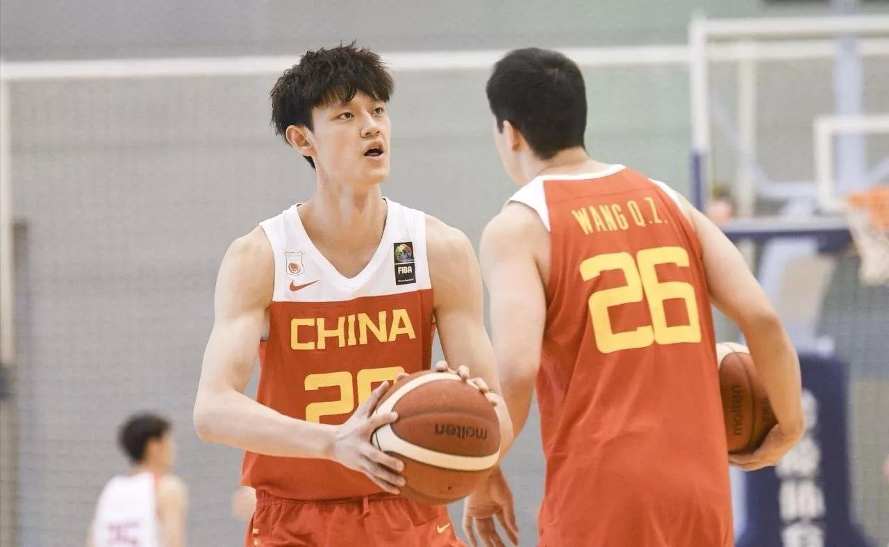 中国男篮十大未来之星赵维伦,赵维伦曾凡博