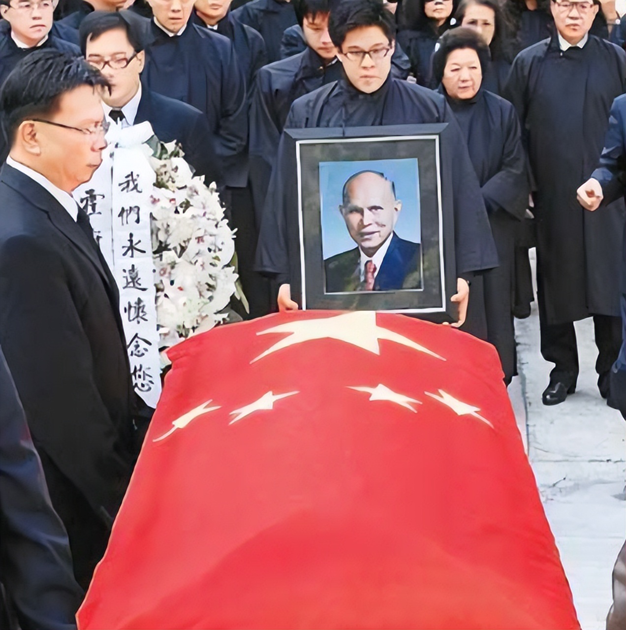 霍启刚住院了么,霍启刚发长文悼念郭晶晶