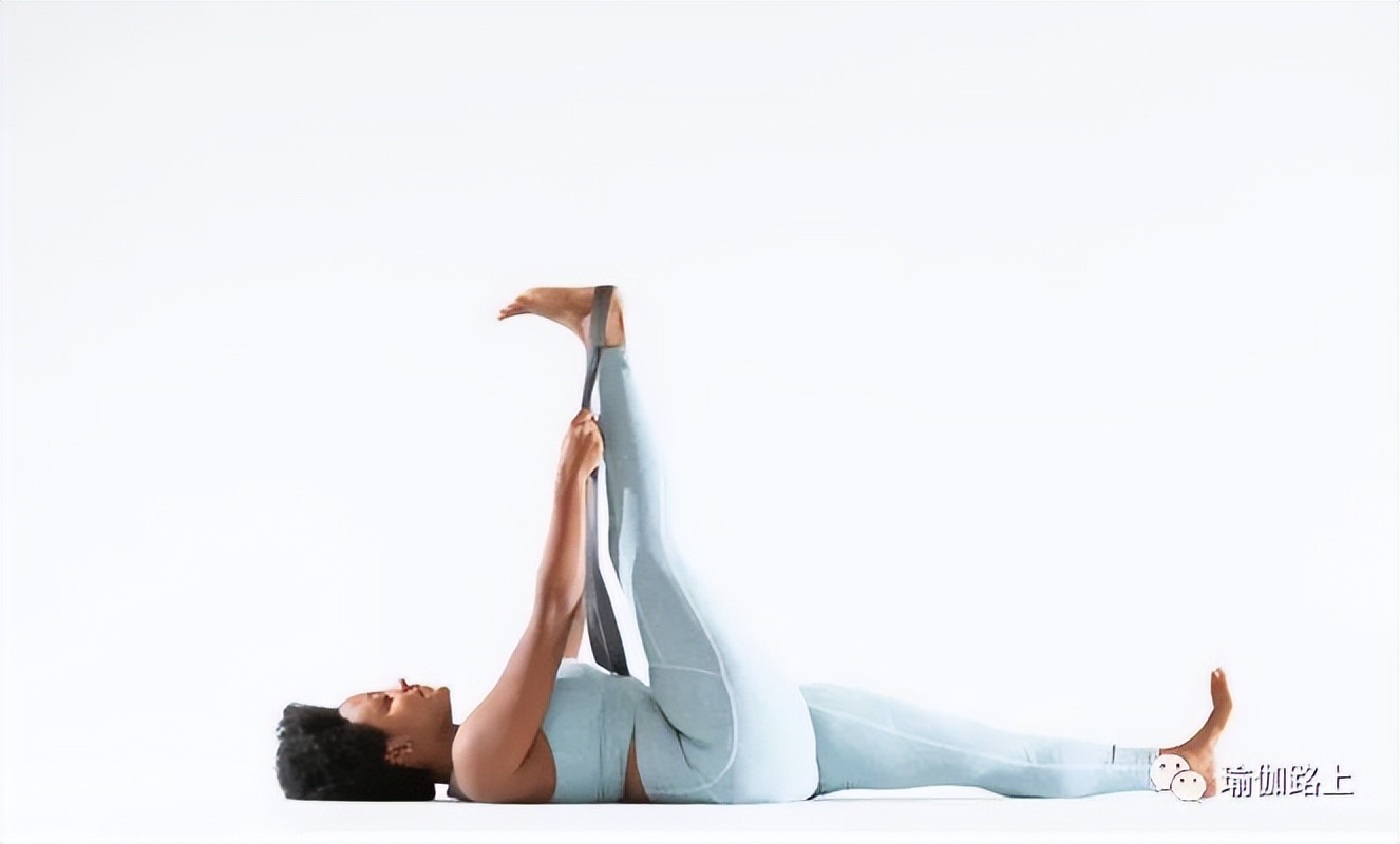 髋关节一边松一边紧怎么练习瑜伽,髋太紧怎么改善