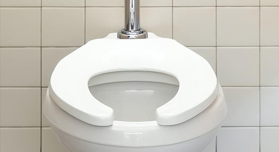 为什么美国的马桶前面有个缺口,美国马桶前面有个缺口