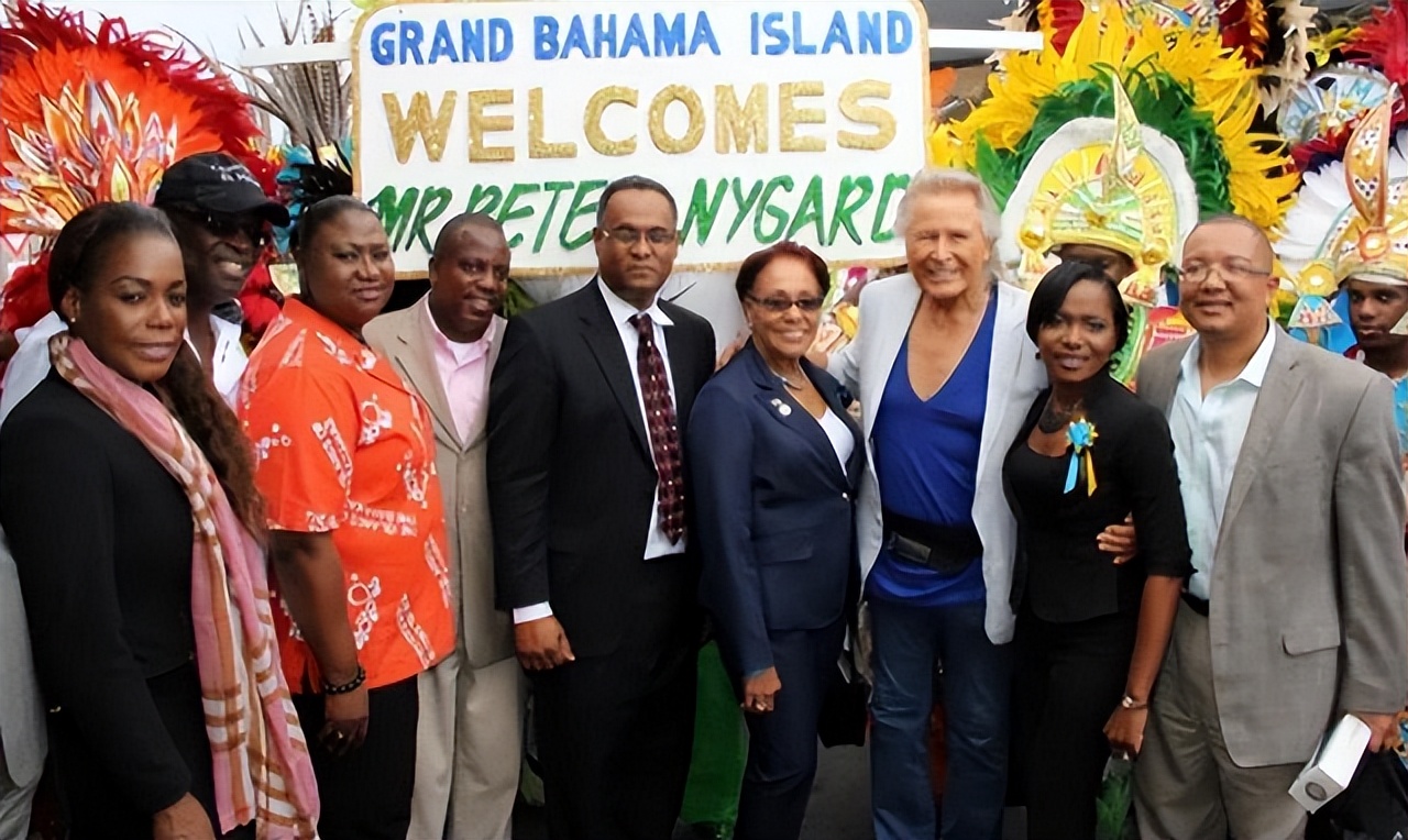 加拿大亿万富豪涉嫌性侵被捕,加拿大高龄富翁涉嫌性侵被捕