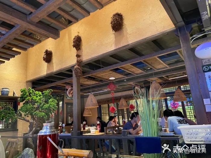 2023最受年轻人欢迎的餐饮品牌（深圳）：喜茶、乐凯撒领衔