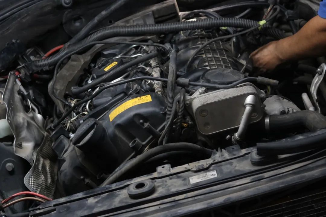 怪兽修车视频全集,13年宝马gt535升级新款内饰