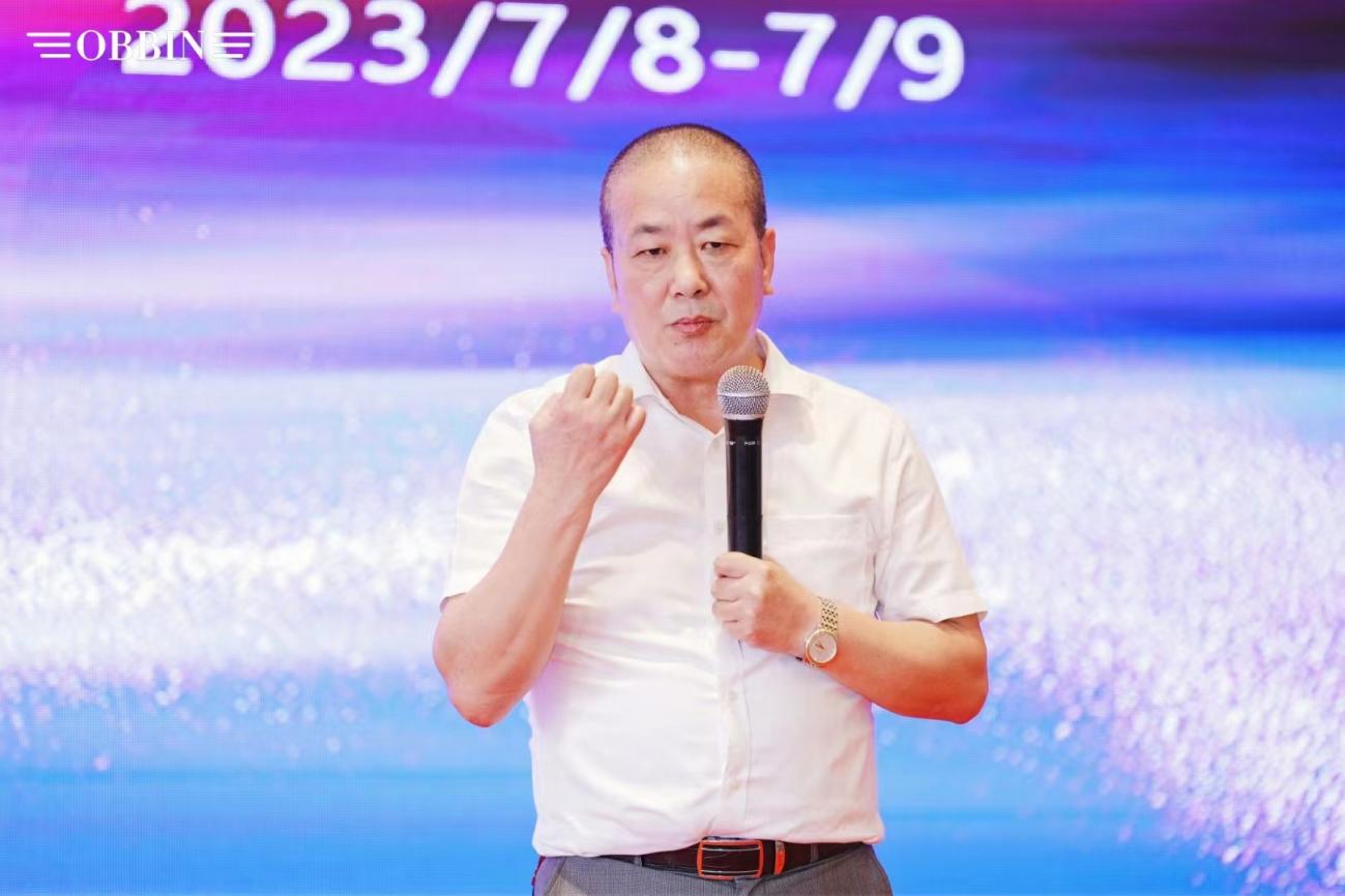 目前市场上最好的商务车,最新高端的商务车