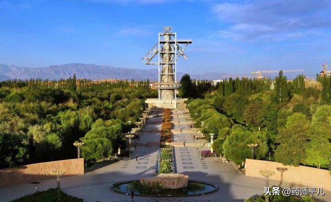 最美嘉峪关城市雕塑都在这里,嘉峪关景区拍照互动性雕塑