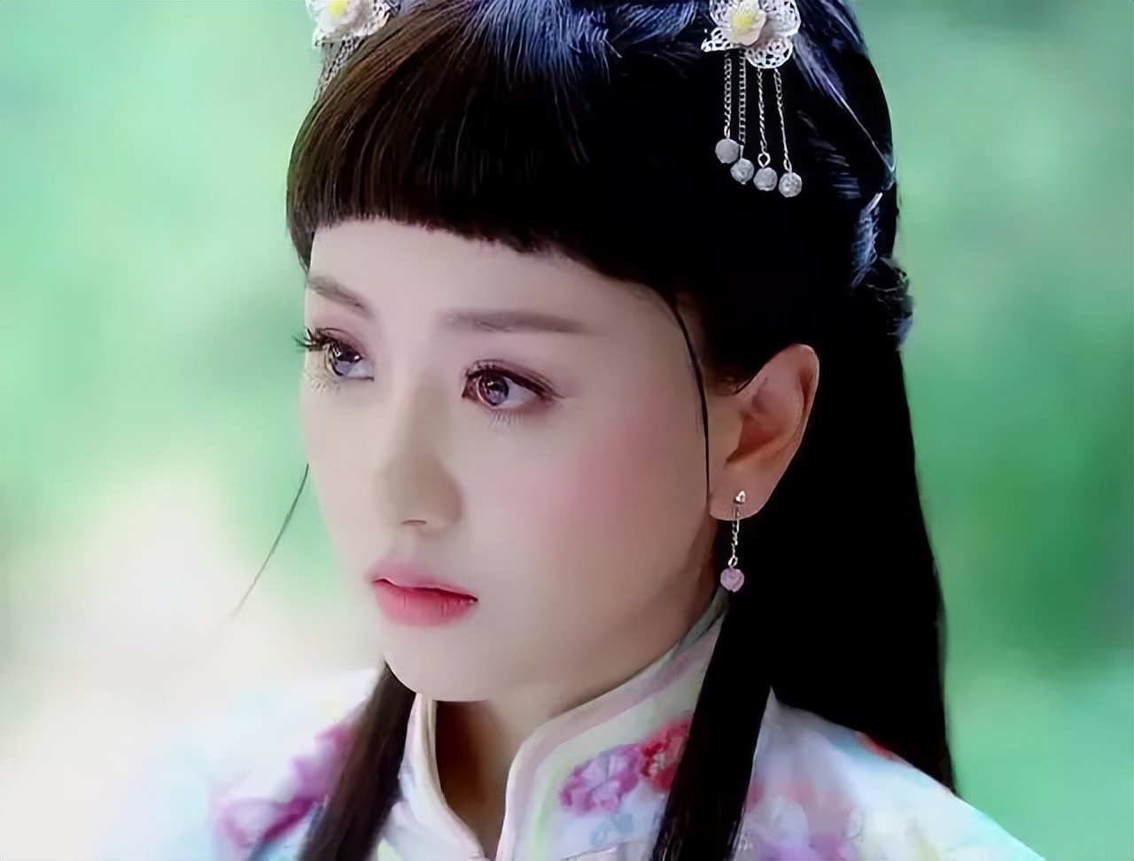 杨颖王楚然任敏霸屏,任敏新造型齐刘海