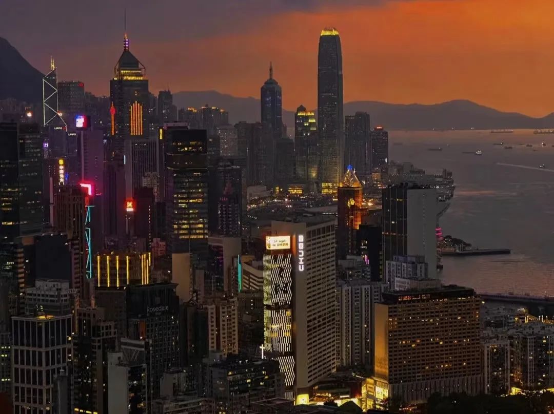 在香港打工5年赚100万,在香港打工一个月赚十万