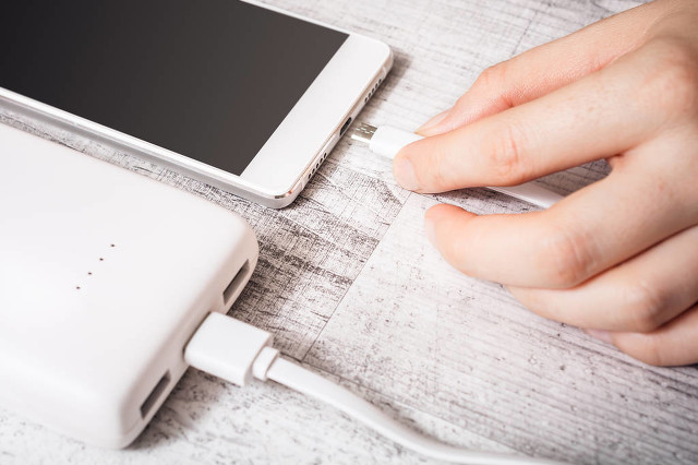 oppo手机正确充电方式图解,oppo手环时尚版如何正确充电