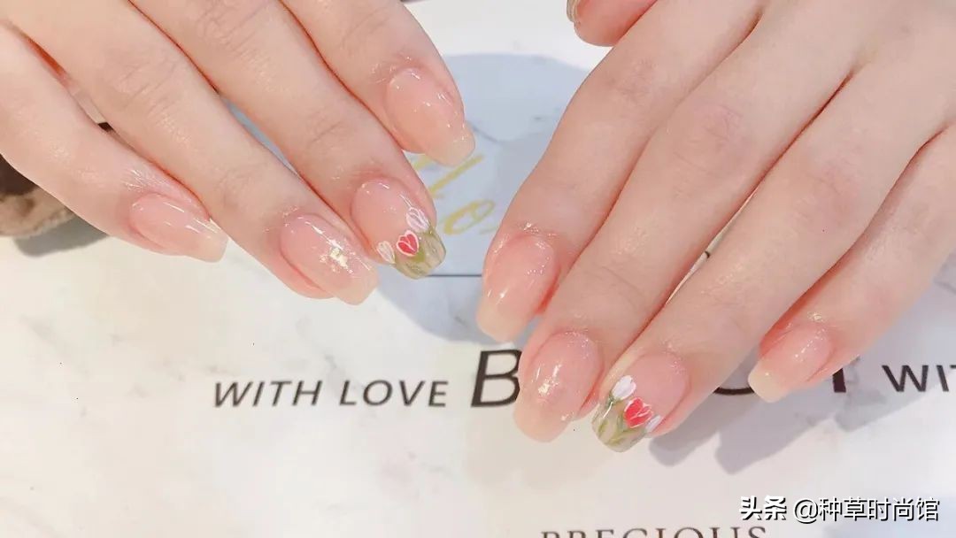 秋冬超显白高级感美甲,春日美甲图片最新款百搭