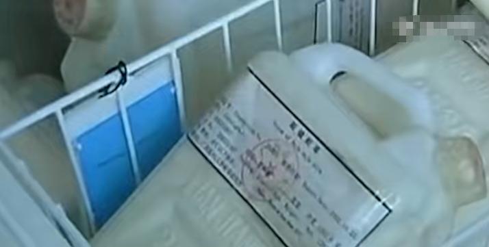 广西“蛇毒王后”：家藏价值47亿蛇毒，美国人送悍马讨好她求合作