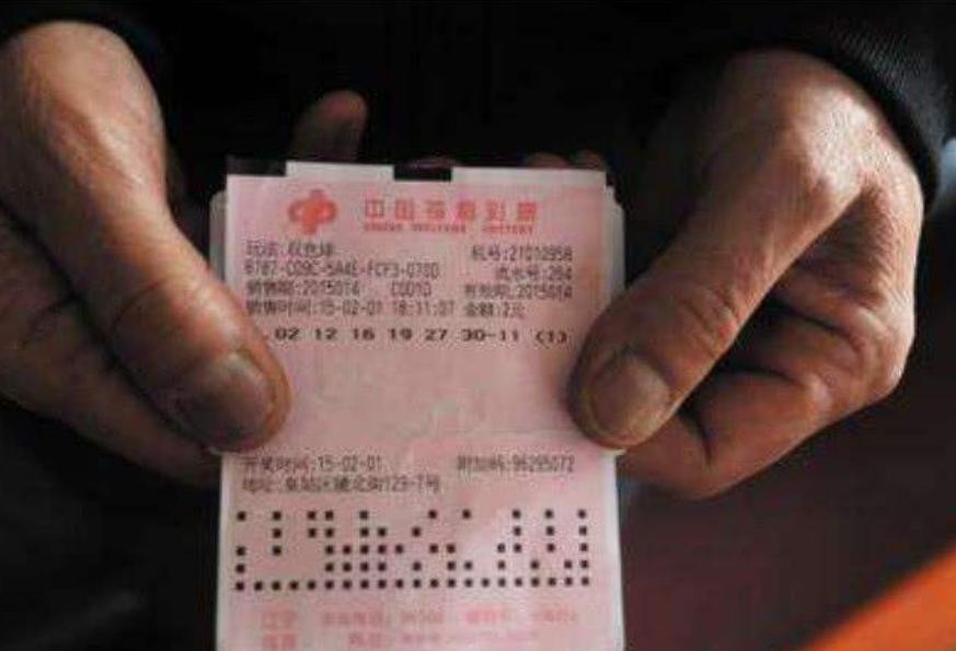 买两块钱的彩票能中500万吗,两块钱的彩票彩票店能赚多少