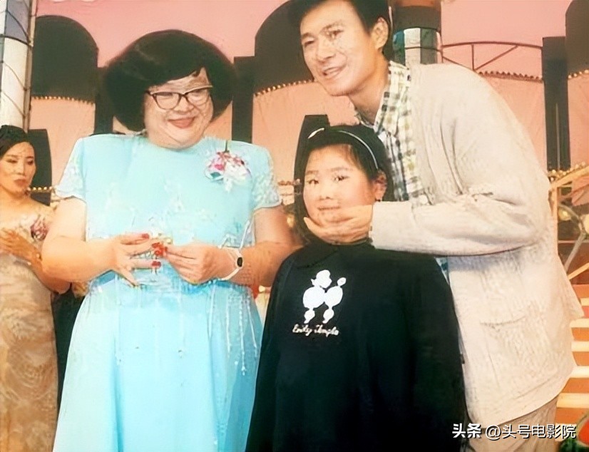 辟谣郑欣宜去世,郑欣宜被曝抑郁症后首次露面