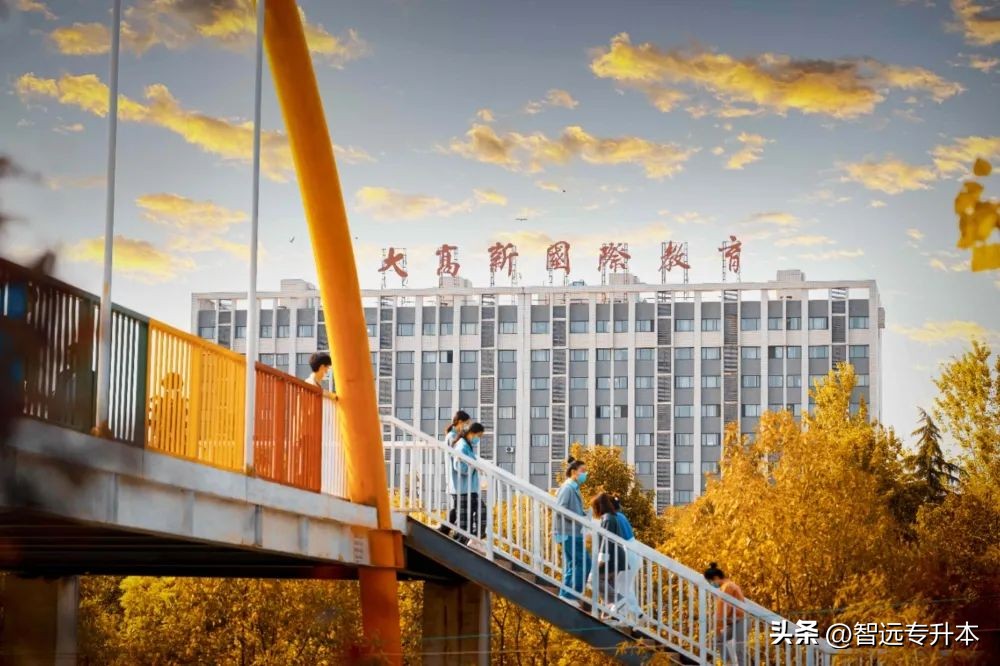 西安科技大学高新学院近两年各专业招录情况分析