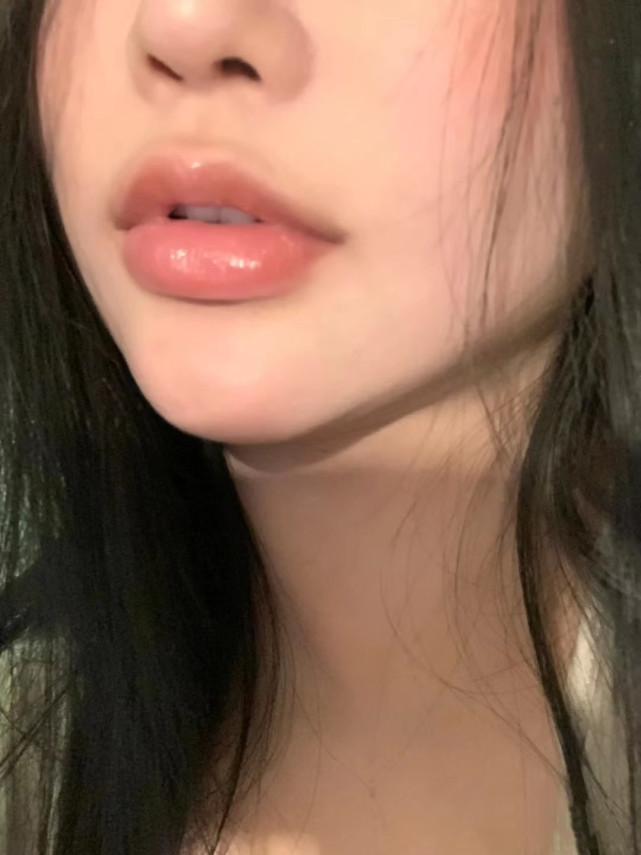 老式唇线,唇色改浅