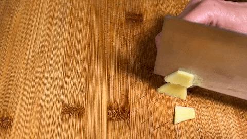 做香肠剩下的肠衣能不能冻上,香肠剩下的猪皮怎么做好吃