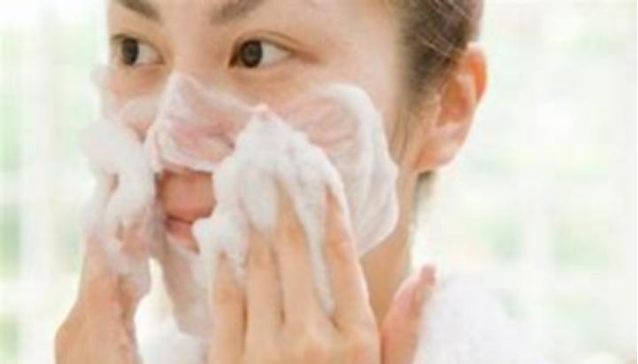 有皱纹的脸怎么才能消除,快速去除脸上皱纹的最有效方法