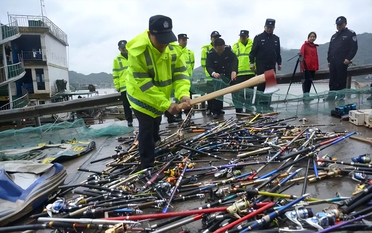 钓鱼被收鱼竿怎么处理,河边钓鱼被没收鱼竿拍照处理