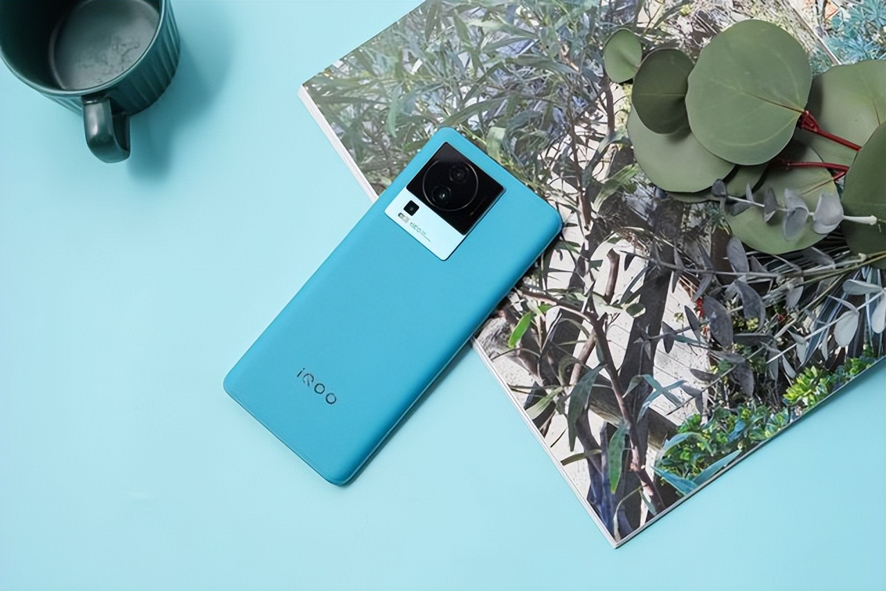 高性价比的三款12+512GB手机，款款都是高配低价，最低仅1899元