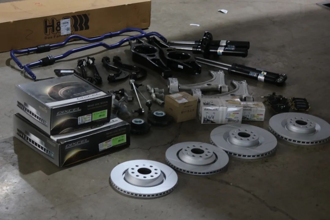 r36翻新改造全过程,大众r36这么老的车怎么还卖这么贵