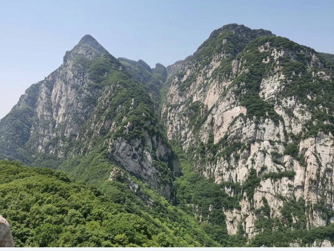 20230513嵩山月亮坡四号线溜腿，旁边的小山脊又出意外了