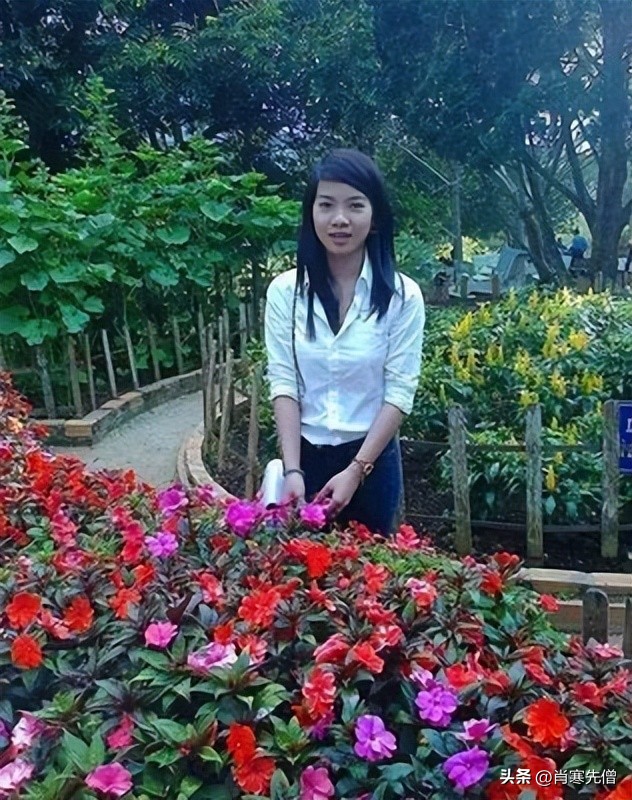 越南女孩，在广州打工，嫁给大15岁夜市炒河粉老公，冬天熬夜赚钱