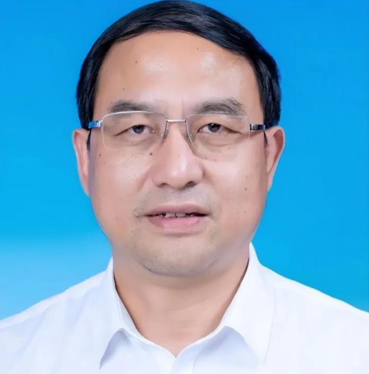 浙江“色贪”王胜战，玩弄百名女教师，糟践18名女学生，敛财3亿