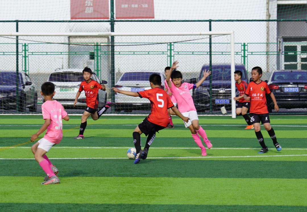 2023年“奔跑吧·少年”石景山区青少年足球比赛热烈举办