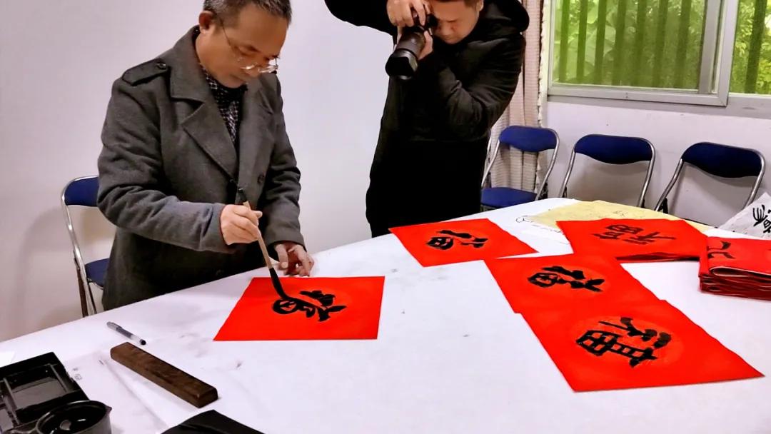 霞浦龙津社区春联,福建霞浦送春联活动