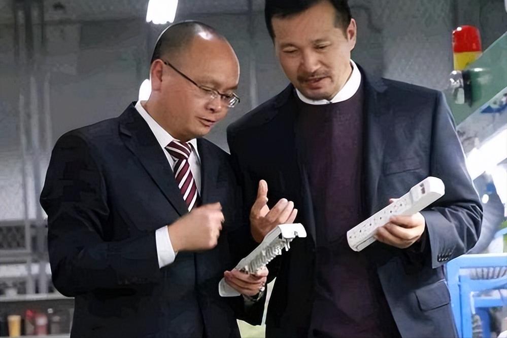 插座之王阮立平,阮立平公牛插座工厂