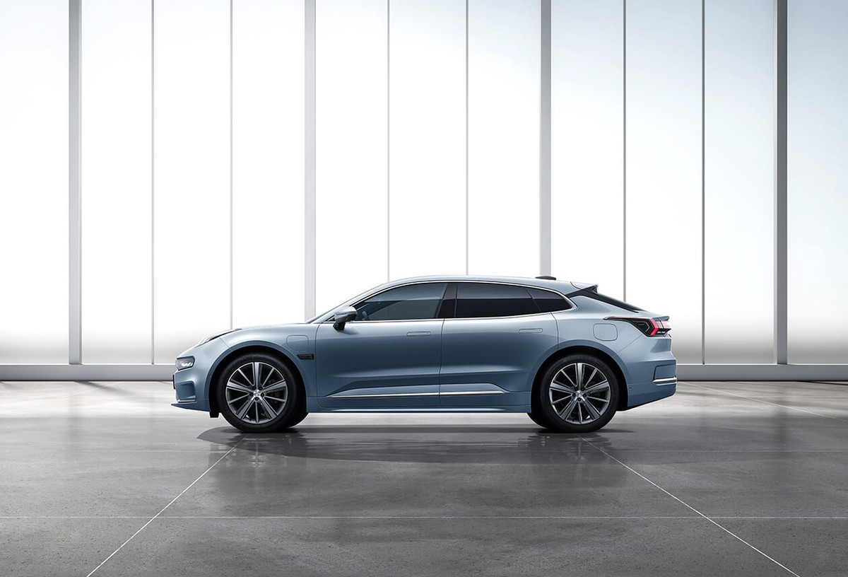 “王牌对决”一触即发，智己L7和极氪001谁更值得购买