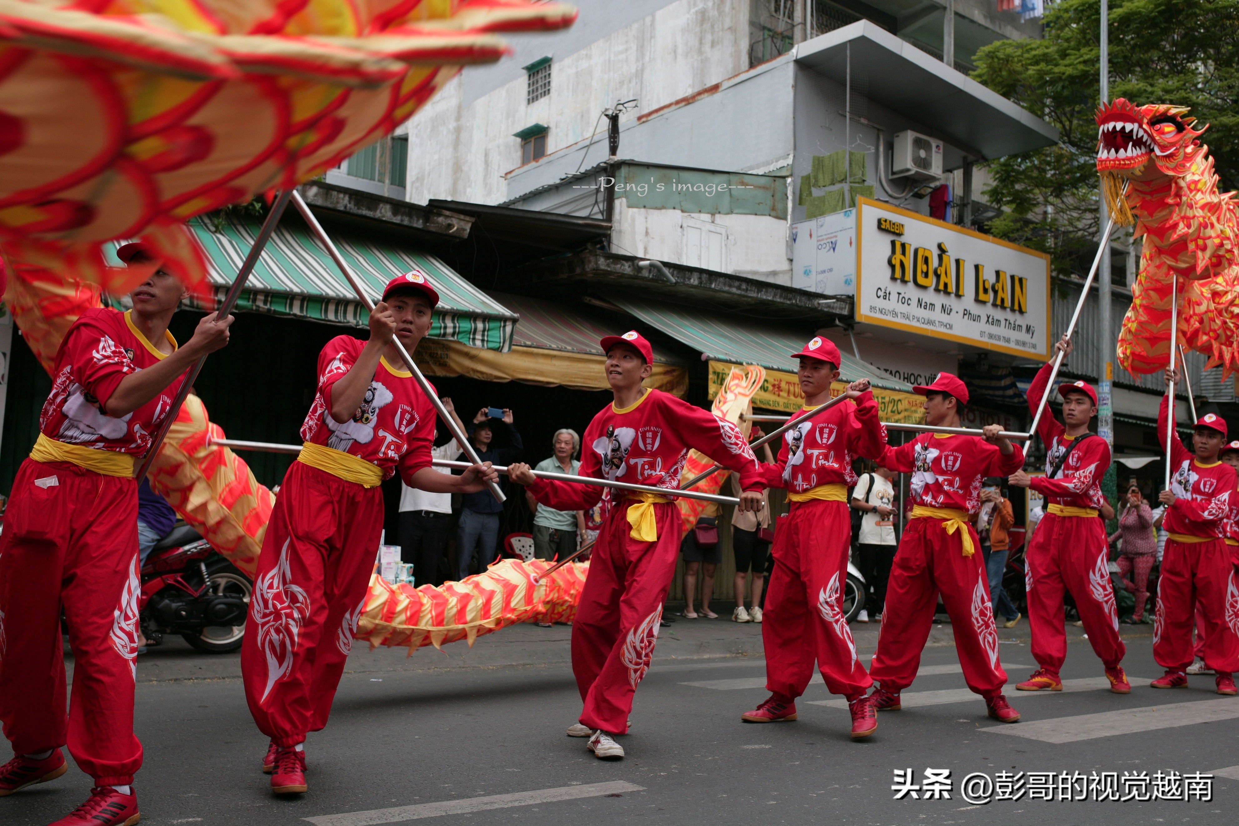 越南西貢華人的【恭請關聖帝君聖駕出遊】活動。