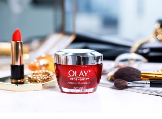 这些面霜高效保湿，有效抚平细纹皱纹，重建，改善肌肤弹性与活力