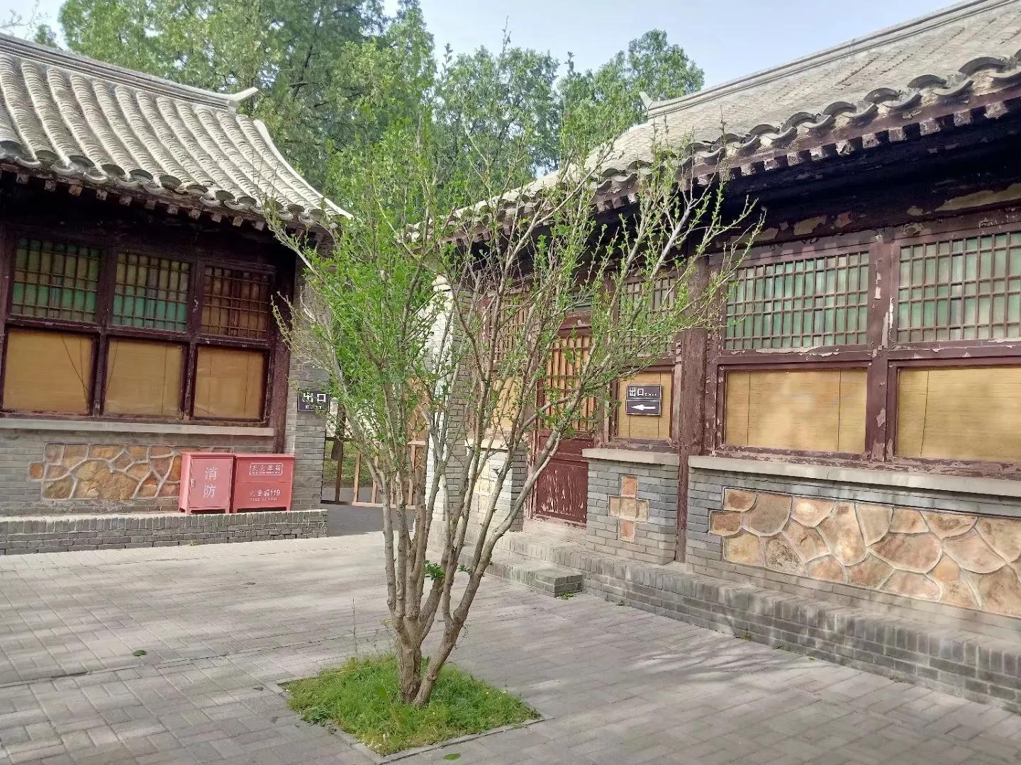 五月香山的前景,五月香山