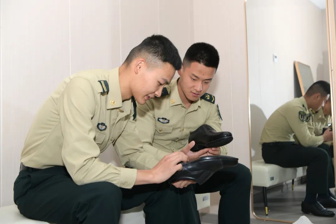 VR试镜、自主选购、即申即领！火箭军某部线下超市，多款被装“一站式”购齐！