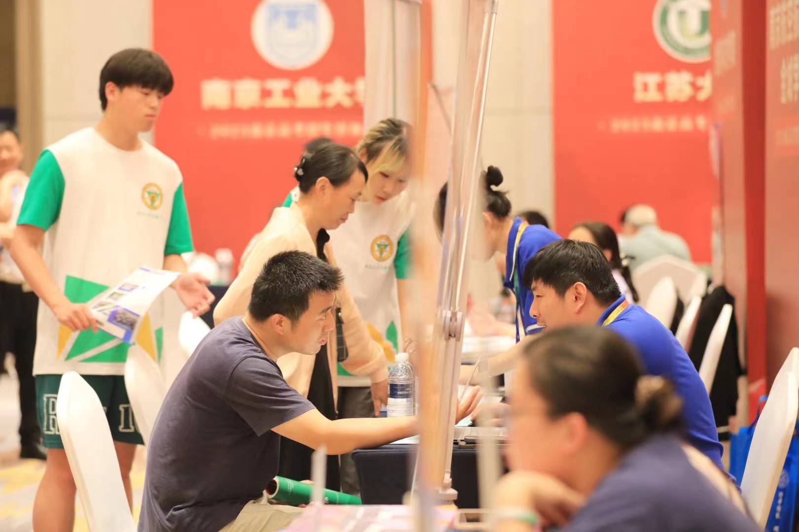 鍚埌楂樺鍘嗗ぇ瀹剁殑鍙嶅簲,鍚埌姝ユ楂樺崌鐨勭绂忎笉楂樺叴