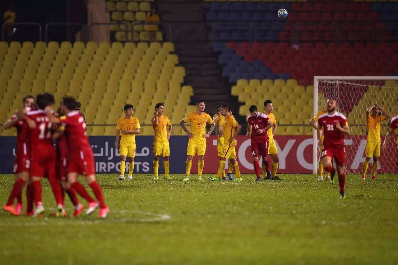 17年国足击败韩国震撼场面,回顾国足2018世界杯12强赛