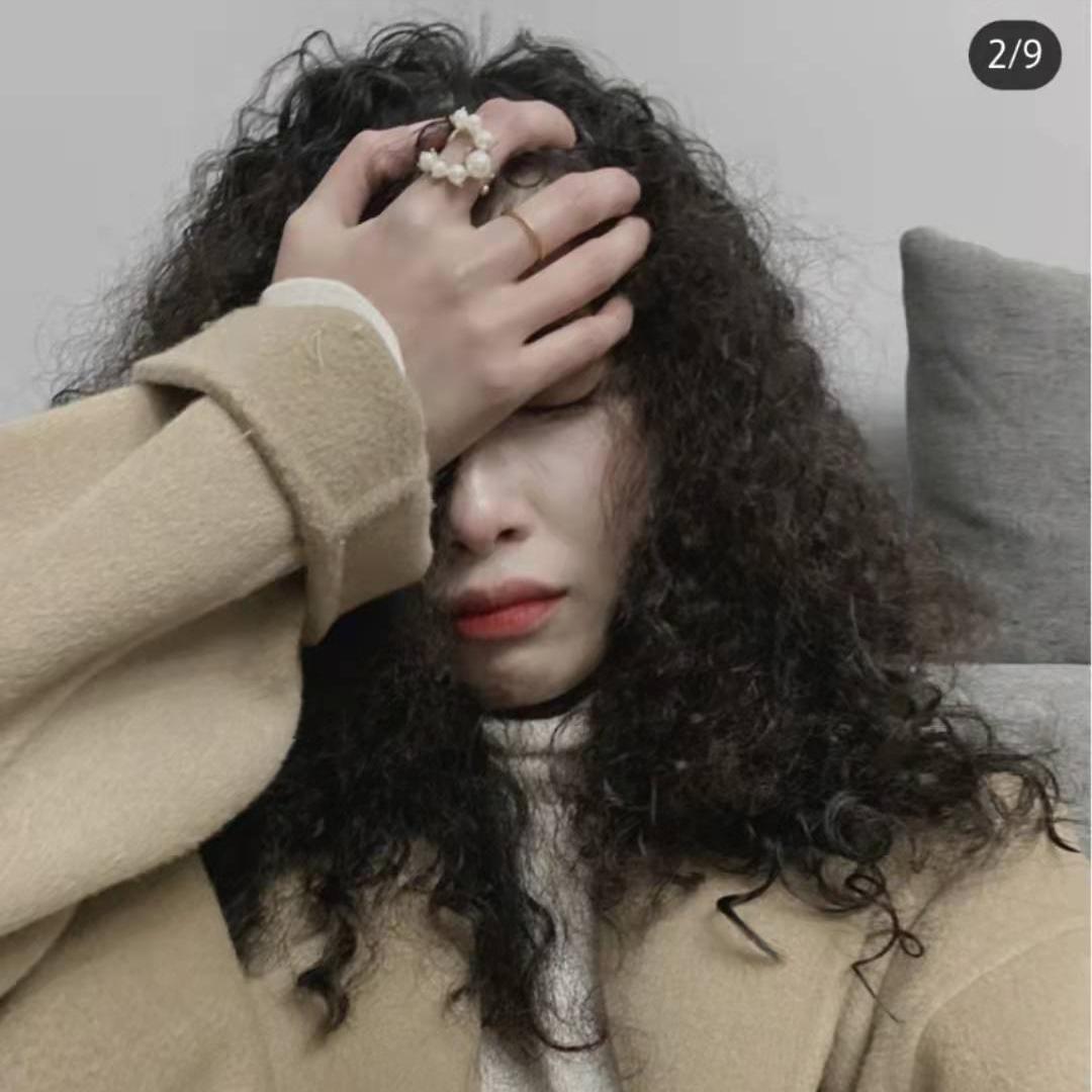 干枯毛躁的头发适合烫吗,头发烫显老如何拉直