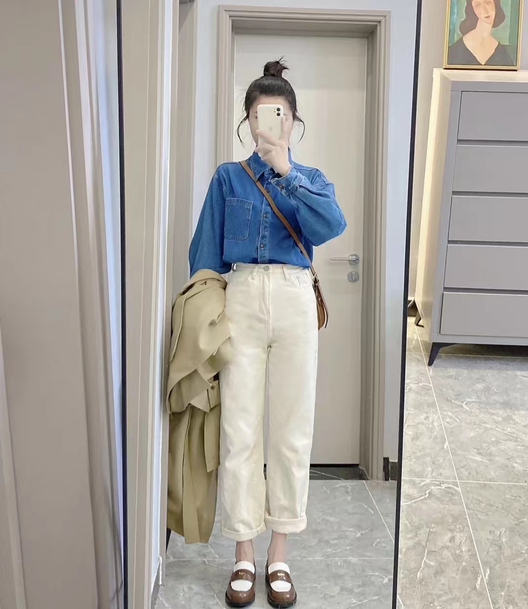 皮肤黑黄适合穿什么颜色衣服显白,男士皮肤黑穿什么颜色的衣服显白