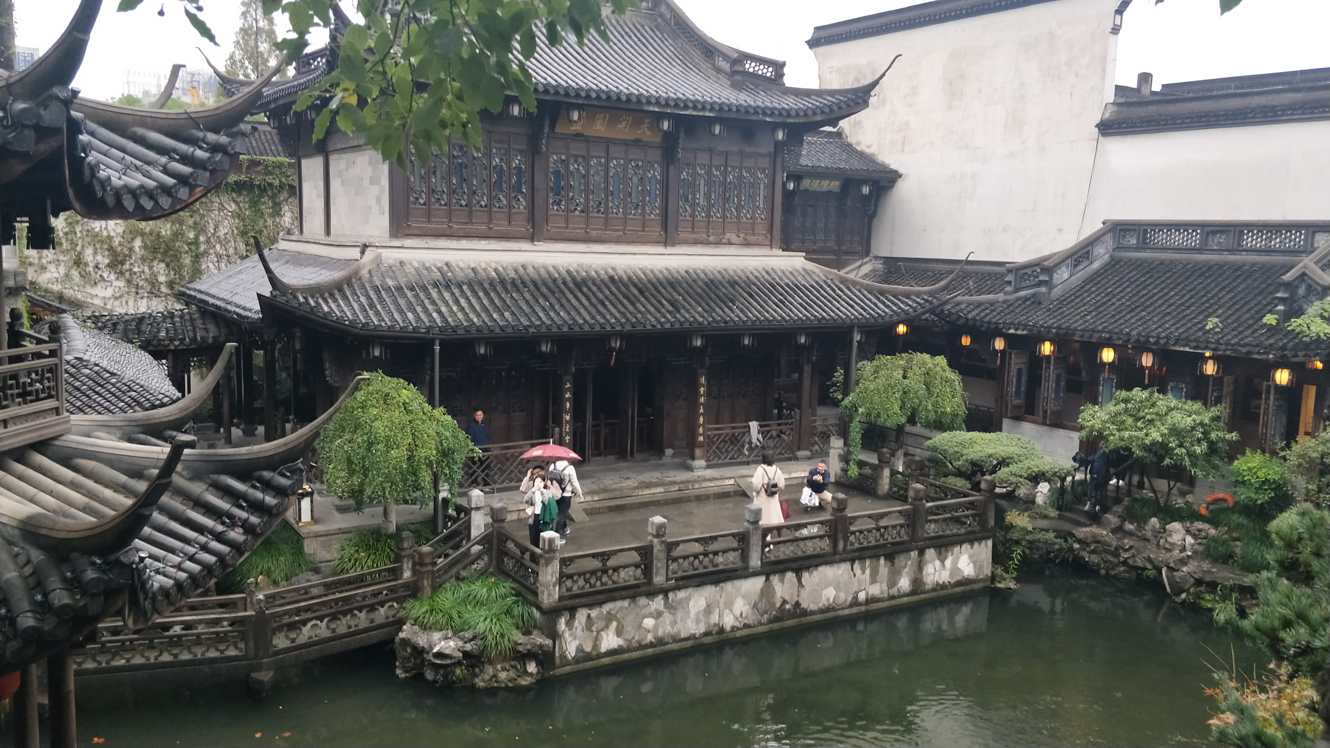 胡雪岩旧居导游,参观胡雪岩故居后的留言