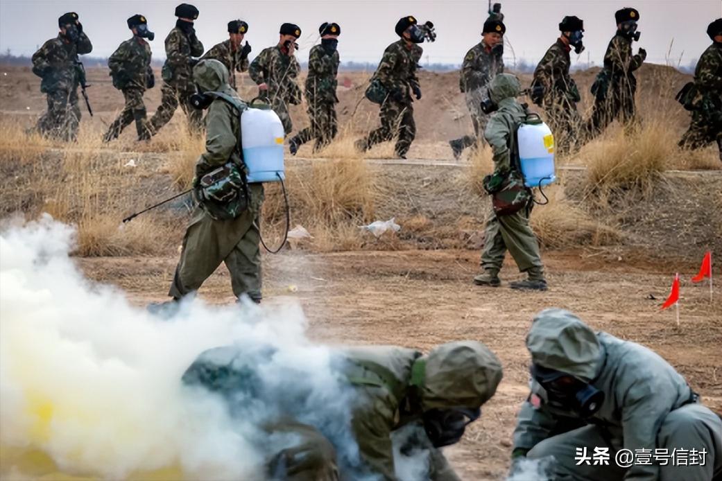 一个偏远山村挖出日军遗留毒气弹,地下挖出以前日本人留下的毒气弹
