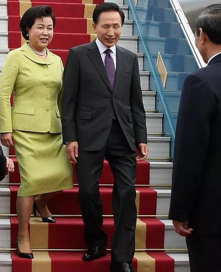 那些年的韩国第一夫人和她的总统们