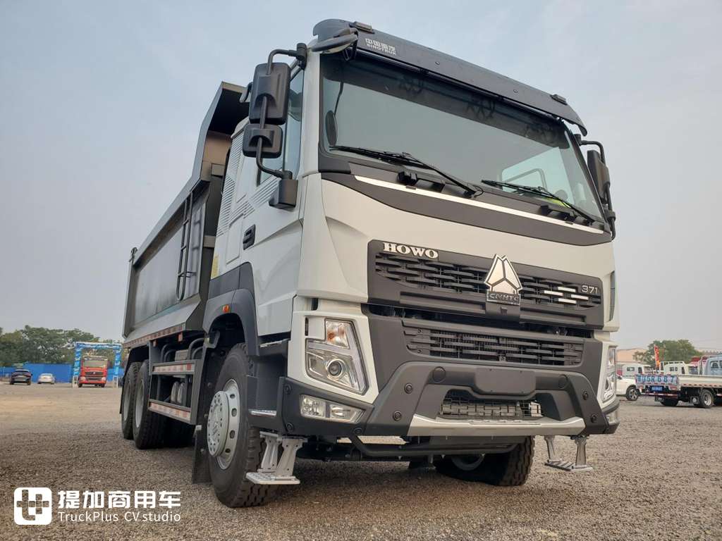 重汽成商造豪沃v7-x新能源车亮相,外国人买中国卡车