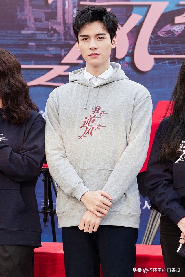 白敬亭龚俊谁帅,2023年男演员人气排行榜