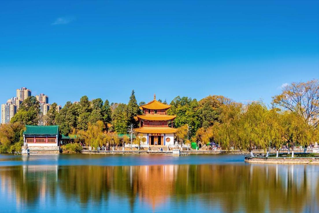 适合夏天旅游的国内避暑胜地,国内夏天避暑最佳旅游地大排名