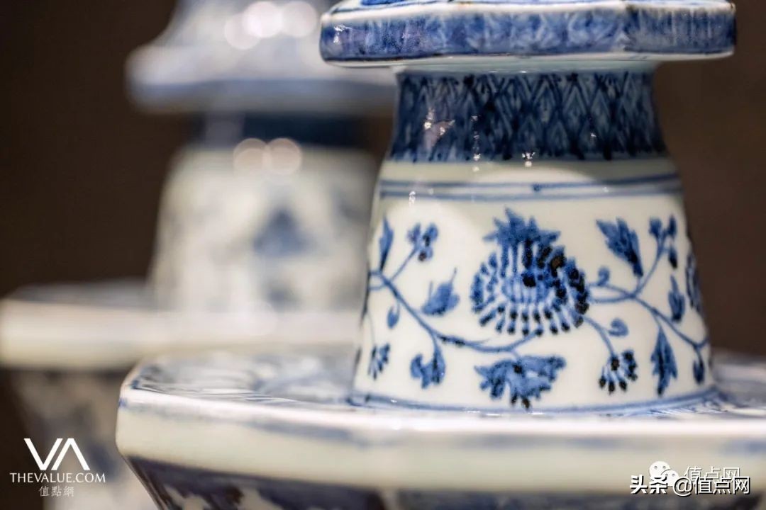 乾隆官窑精品瓷器一对,乾隆御制的珐琅彩八仙过海拍卖价