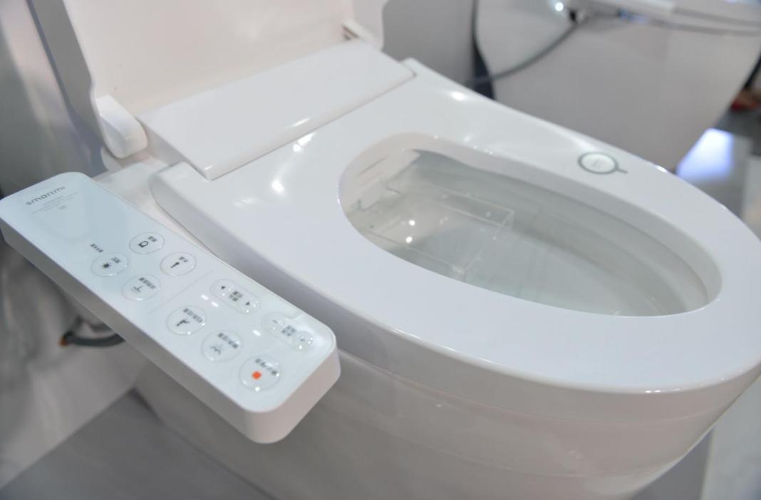 卫生间有必要装智能马桶吗,小卫生间有必要安装智能马桶