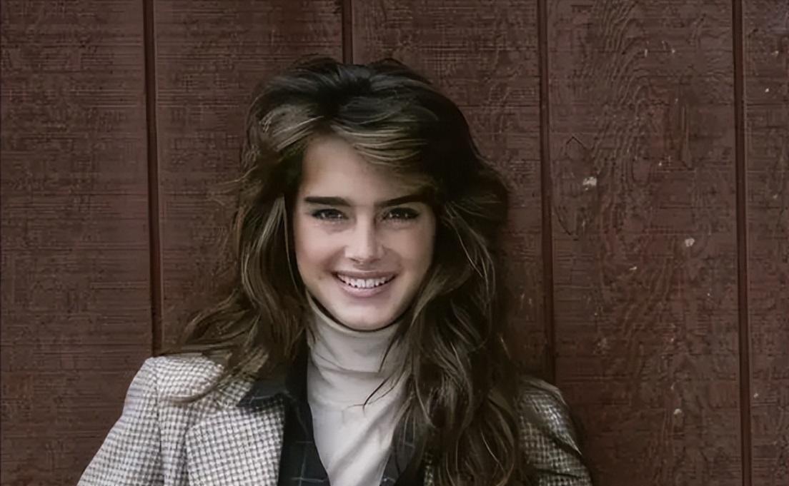 10岁她赤身露体，20岁又声称自己还是处女，“美国舒淇”裸照丑闻